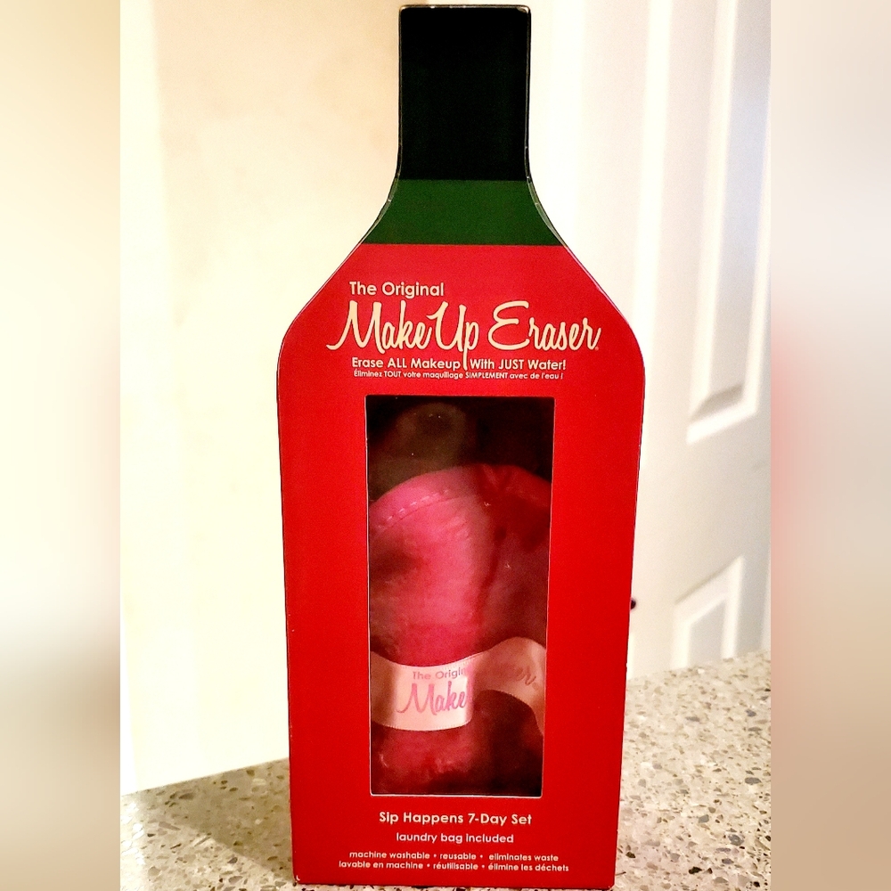 NWT - MakeUp Eraser Sip Happens 7-Day Set - Red